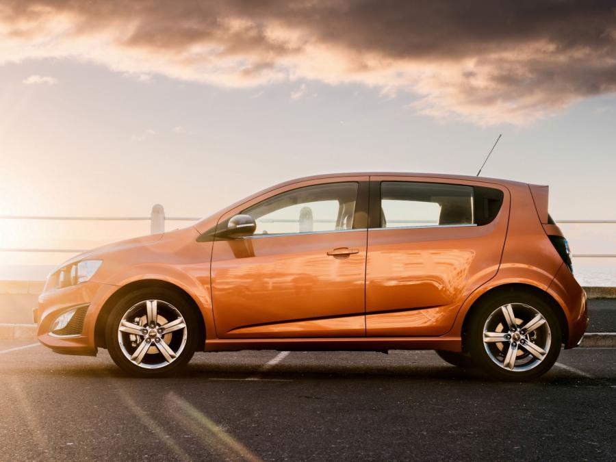  Chevrolet Sonic RS 2013 года  (ZA) (фото 8 из 13)